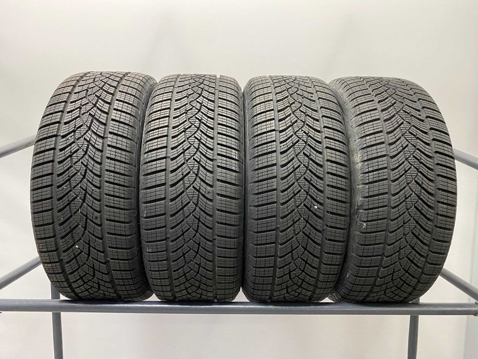 Opony Zima GoodYear UltraGrip Performance * RSC Gen 1 225/50R17 Adax