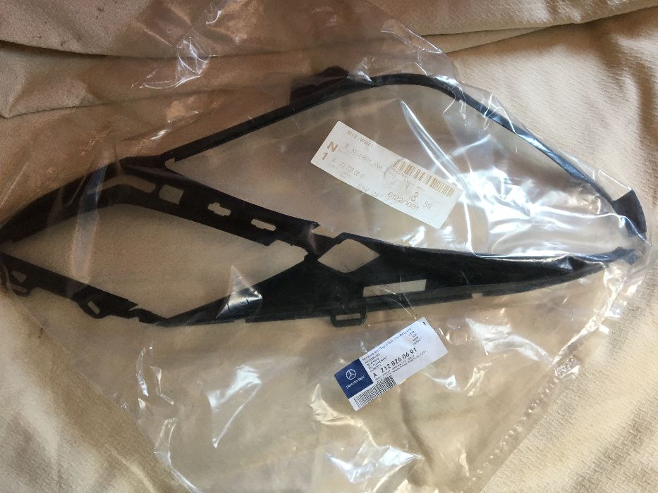 Uszczelka Lampy Mercedes W212 ADAX