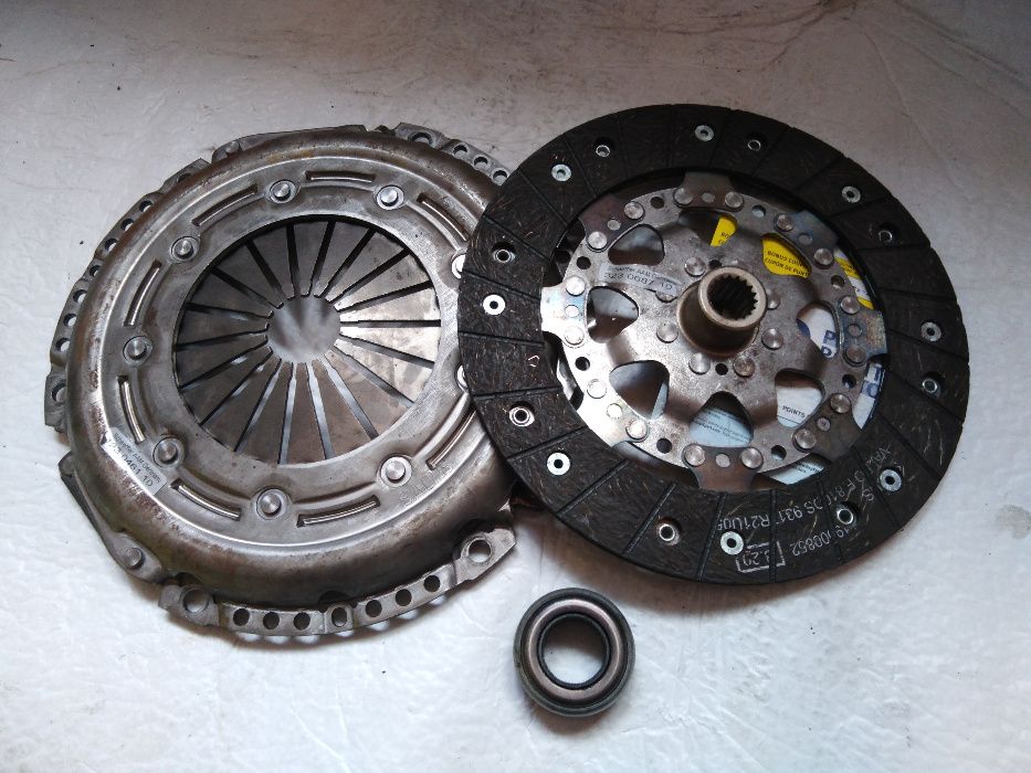 Zestaw Sprzęgła CITROEN C2/C3/C4/C5/ Peugeot 1007 ADAX Koźle