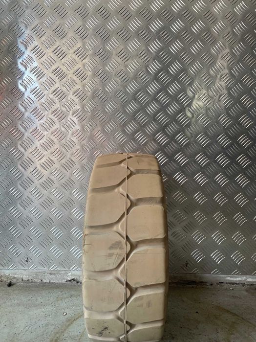 Nowa Opona Bergougnan Pełna Widlak Quick Niebrudząca 16×6-8 4.33 Adax